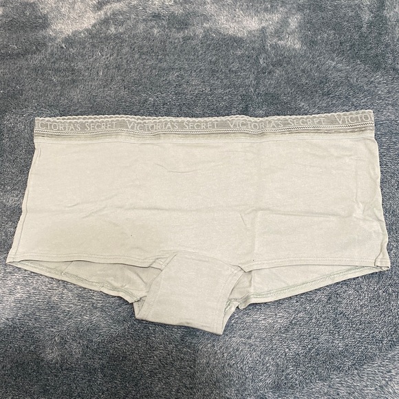 Victoria Secret Boy Short Undies - Picture 1 of 3